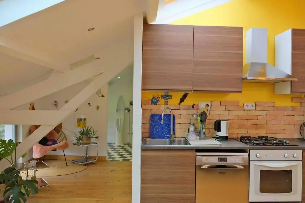 Grand Appartement T2 Au Calme Avec Place De Parking Privative Aix-en-Provence Apartment